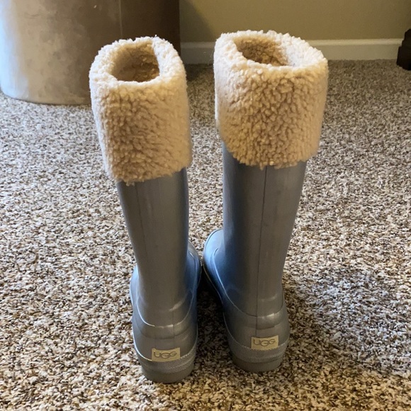 Silver UGG rain/snow boots - Picture 4 of 6